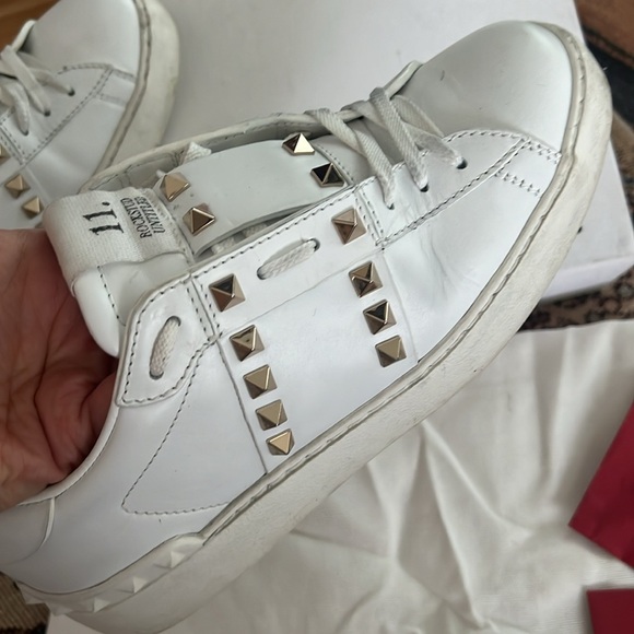 Valentino Garavani Sneakers 11. With spare studs and shoelaces - Picture 2 of 7